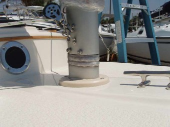 Garage package mast stub - Photo of Com-Pac Sun Cat sail boat